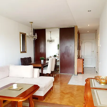 Apartament Mieszkanie Piasta 100 *